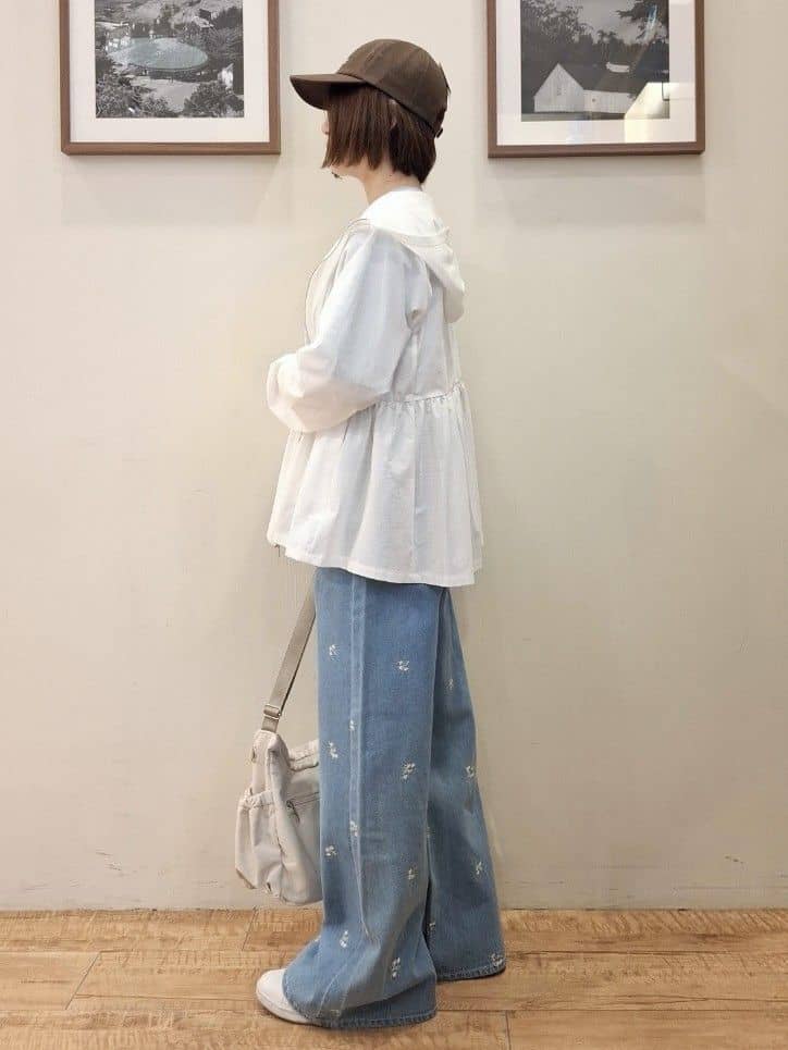 まあるさんの「SHOO･LA･RUE｜【S-LL/体型カバー】日焼け対策にも女性らしさを UVカットペプラムパーカ」を使ったコーディネート