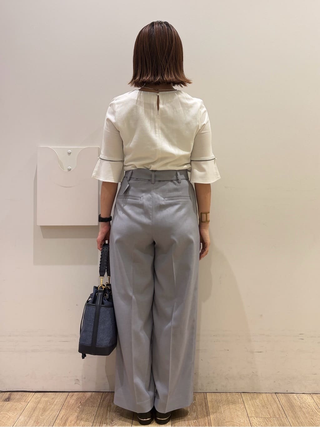 YUKOさんの「index｜【接触冷感／UVケア】フレアスリーブバイカラートップス《洗濯機OK》」を使ったコーディネート