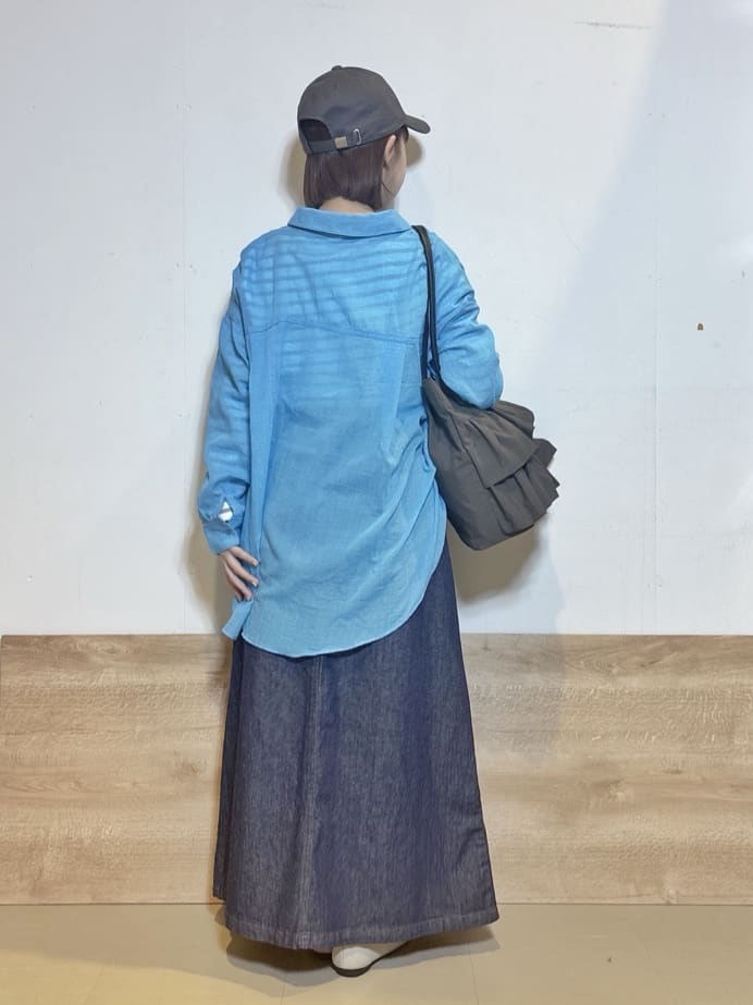 るねさんの「SHOO･LA･RUE｜【体型カバー】ふんわり質感 やわらかこなれシアーシャツ」を使ったコーディネート