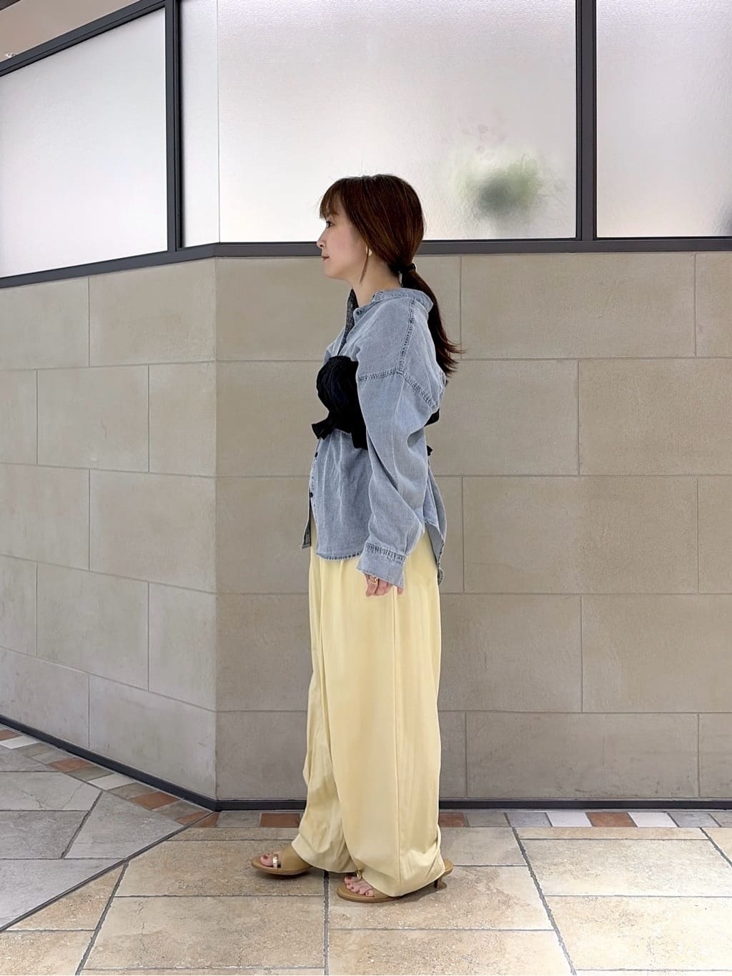 よねさんの「INDIVI｜デニムシャツ」を使ったコーディネート