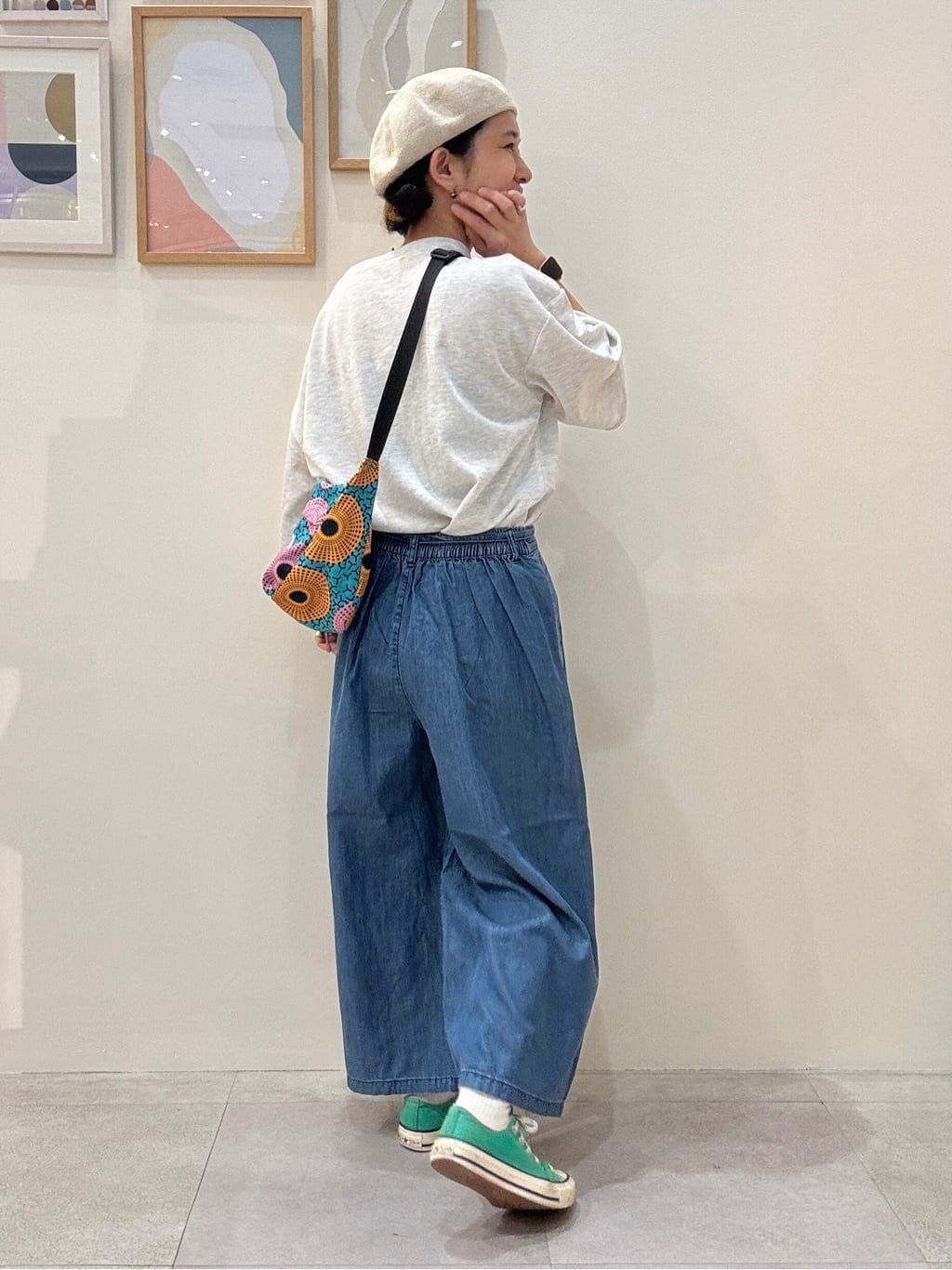 たけぴさんの「SHOO･LA･RUE｜【洗濯機可/S-LL/選べる6柄】切りっぱなしお袖がこなれカジュアル 5分袖シアーTシャツ」を使ったコーディネート