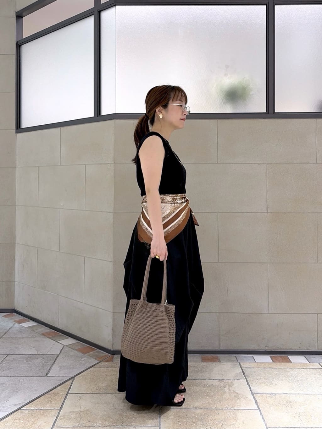 よねさんの「INDIVI｜スリーブレスレースニット」を使ったコーディネート