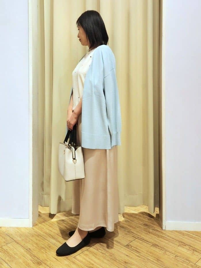 くまさんの「SHOO･LA･RUE｜【洗濯機可/UV】さらっとしたタッチが心地よい ミドルカーディガン」を使ったコーディネート