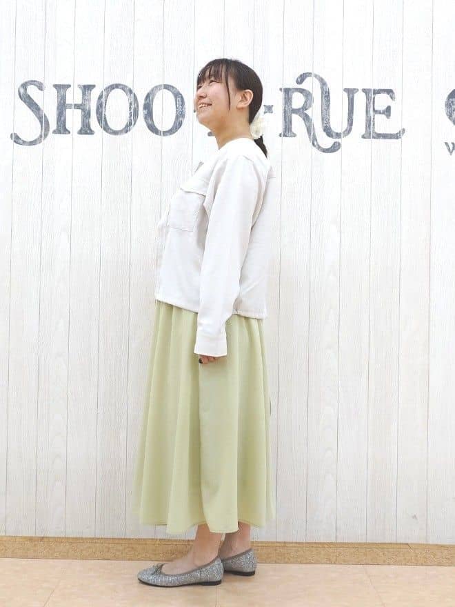 とろろさんの「SHOO･LA･RUE｜【高レビュー/洗濯機可/S-LL】さらっと着られる 8分袖Ⅴネックニット」を使ったコーディネート