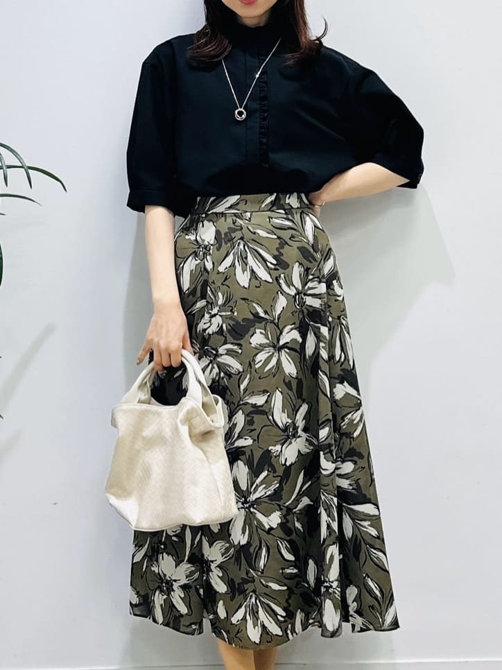 Miwaさんの「UNTITLED｜◆【9色展開/アンサンブル可】コットンクルーネックカーディガン」を使ったコーディネート