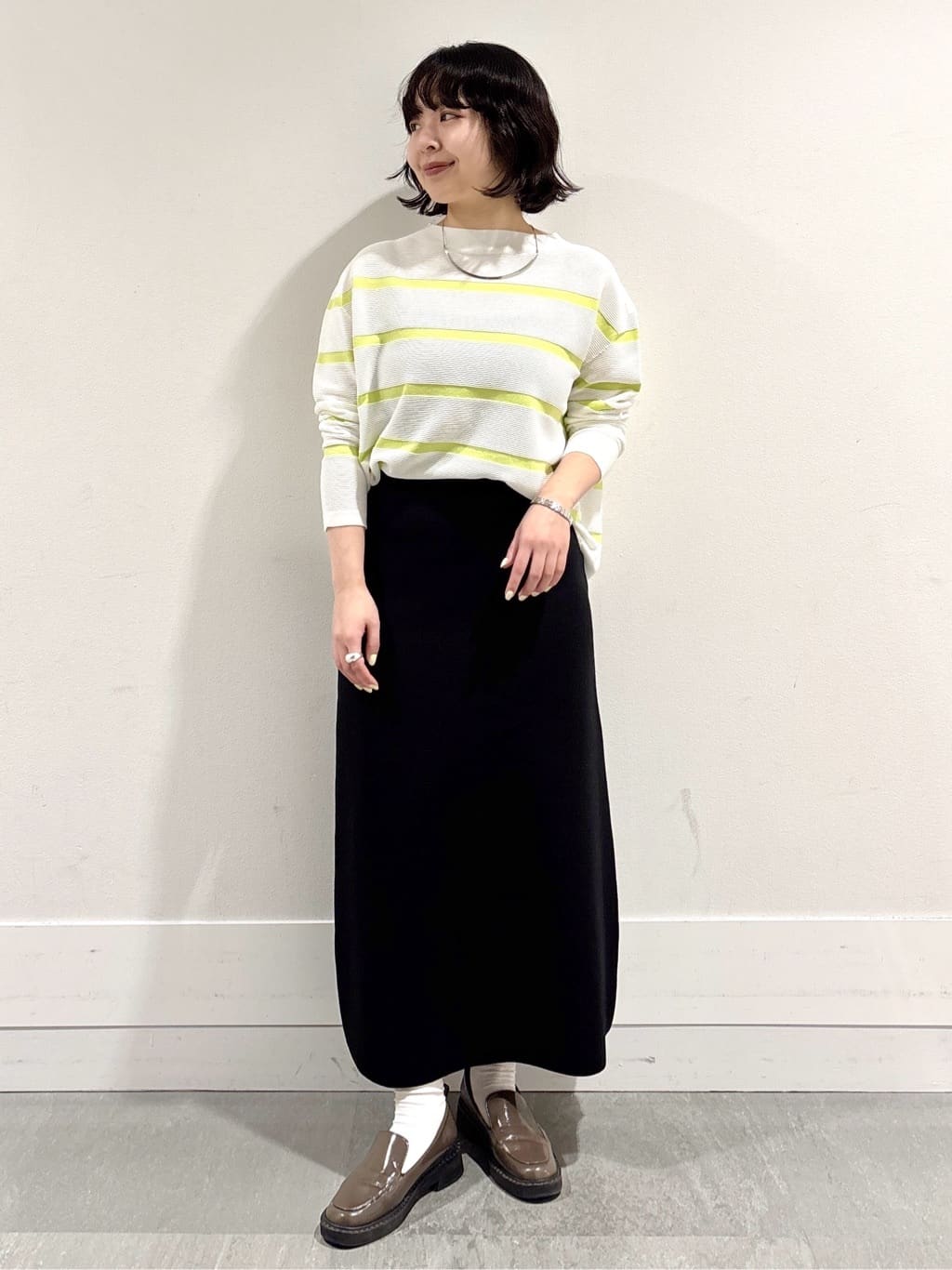 モエカさんの「UNTITLED｜◆【ゆったり/洗える】クロップドニットプルオーバー」を使ったコーディネート