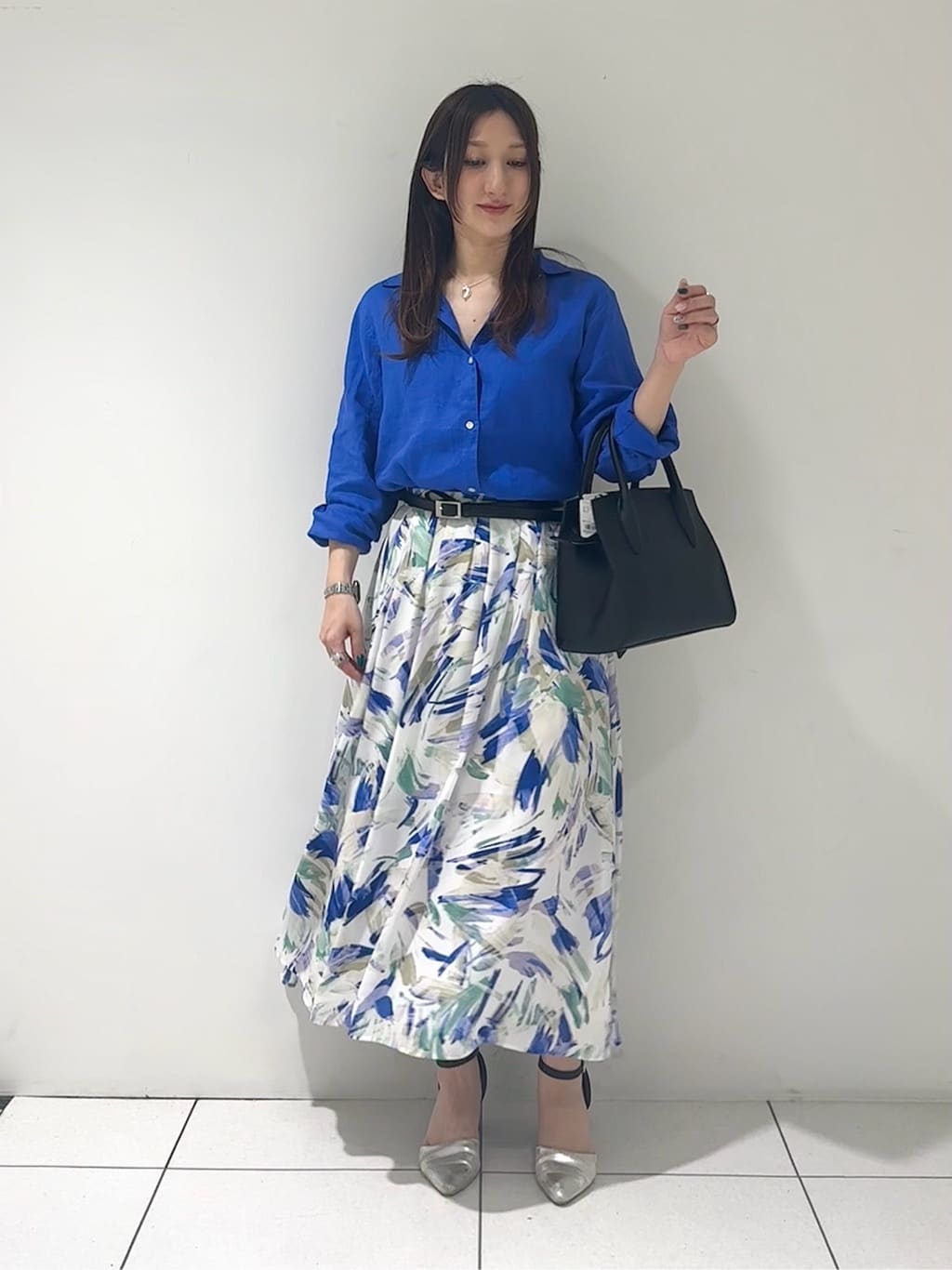 そんさんの「INDIVI｜【接触冷感／2WAY】カシュクールリネンシャツ」を使ったコーディネート