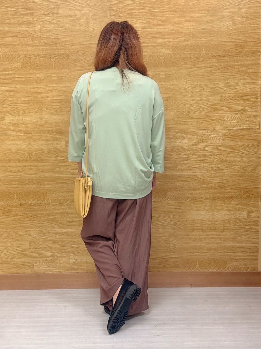 ぁむさんの「SHOO･LA･RUE｜【UV/体型カバー】とろみフロントタック7分袖ゆるトップス」を使ったコーディネート