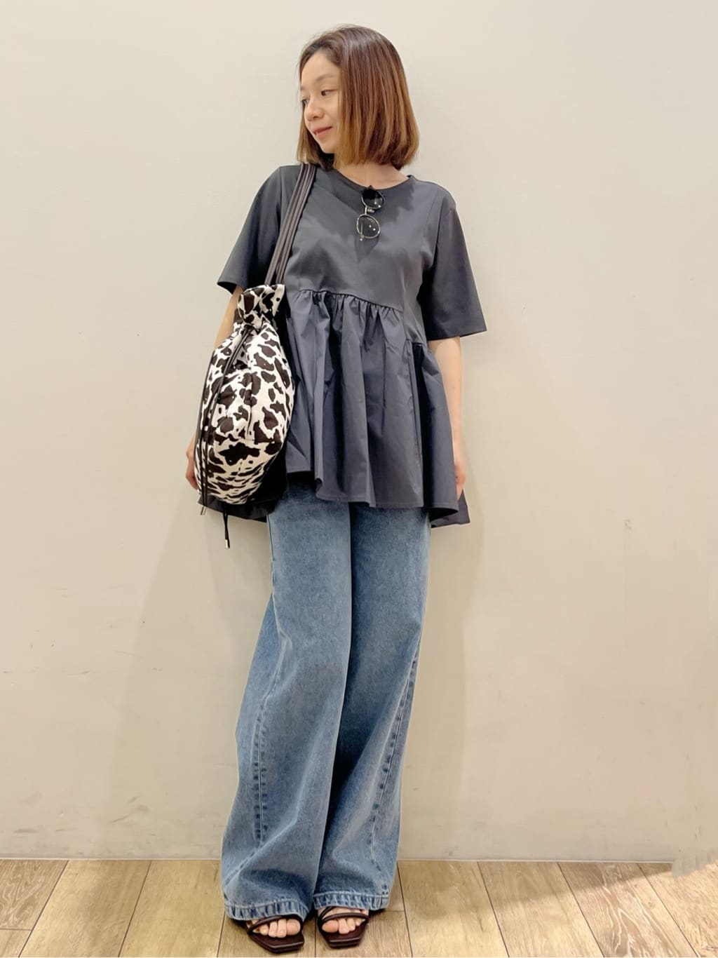 kcさんの「OPAQUE.CLIP｜ワイドストレートデニムパンツ【洗濯機OK】《S～LL》」を使ったコーディネート