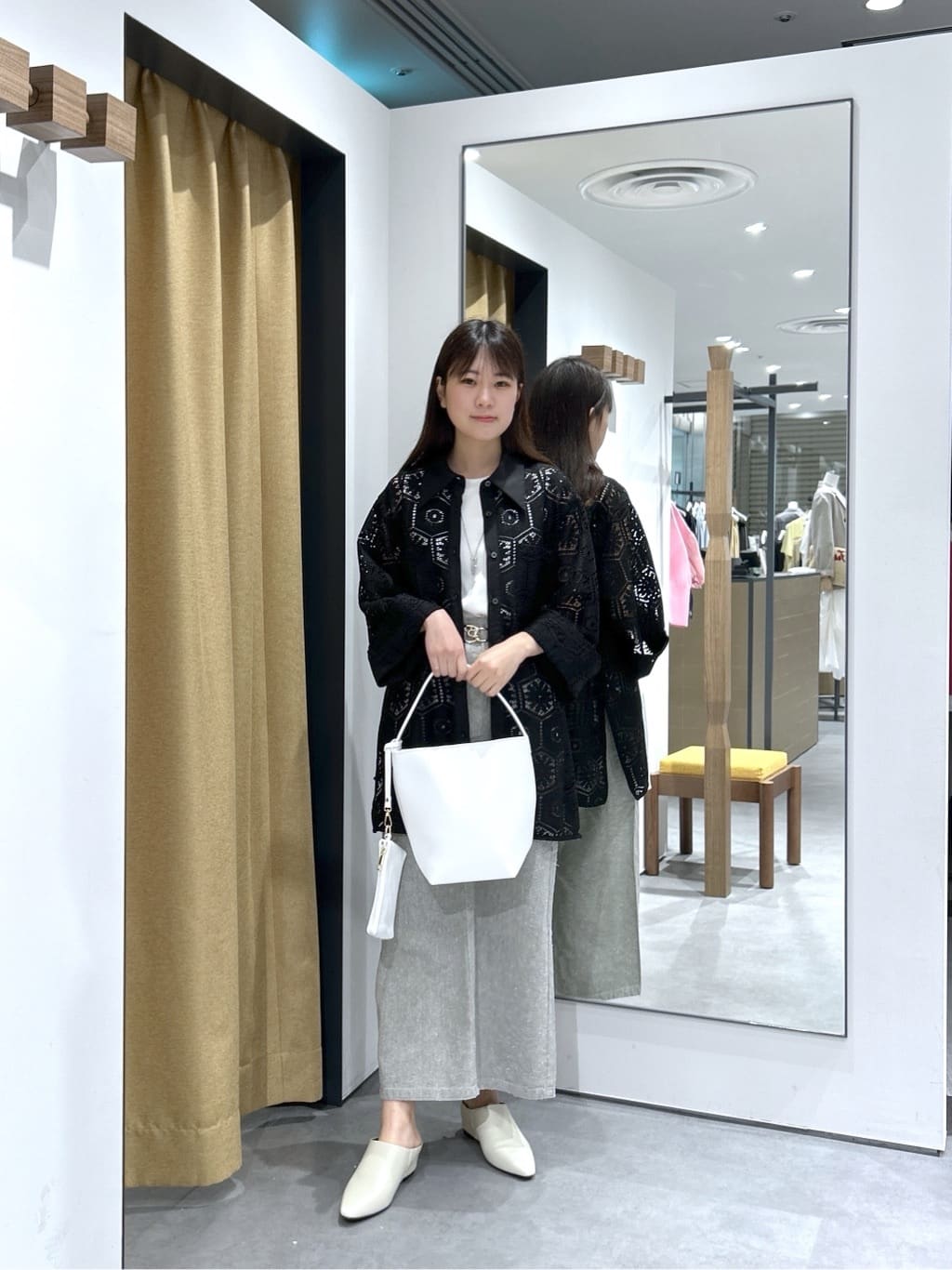 Renoさんの「INDIVI｜幾何柄レースビッグシャツ」を使ったコーディネート
