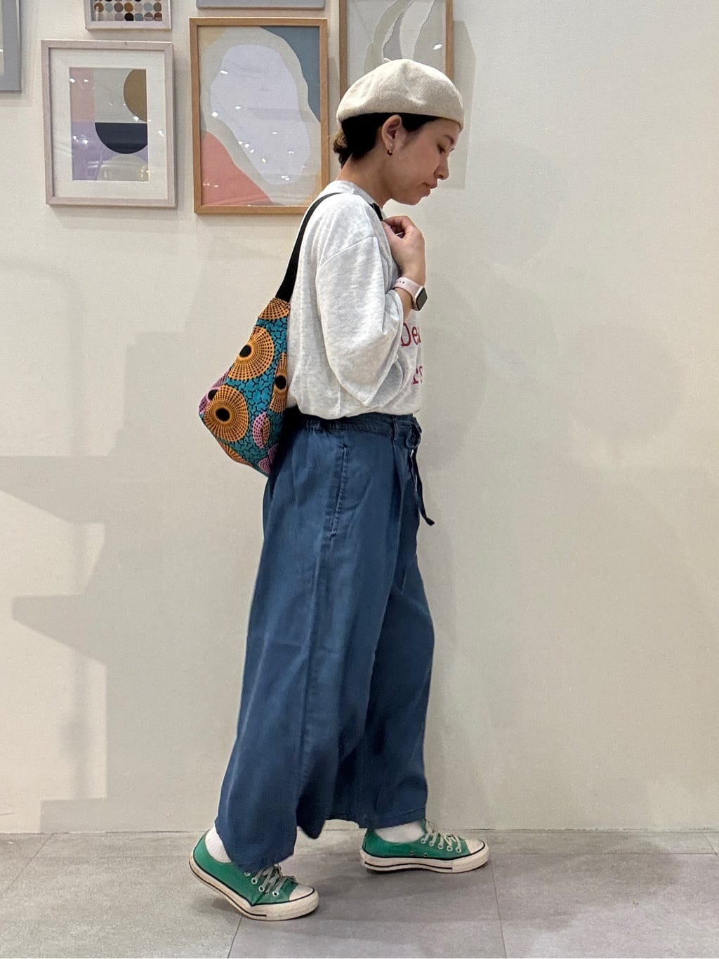 たけぴさんの「SHOO･LA･RUE｜【洗濯機可/S-LL/選べる6柄】切りっぱなしお袖がこなれカジュアル 5分袖シアーTシャツ」を使ったコーディネート