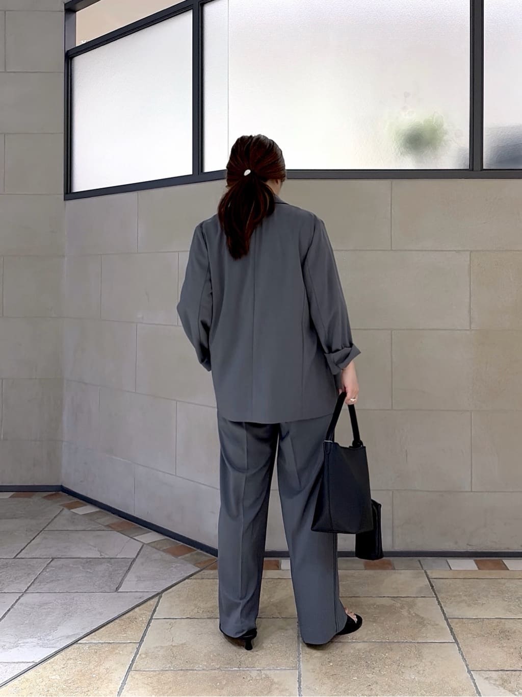 よねさんの「INDIVI｜Comfy SET UP｜ダブルブレストイージージャケット【セットアップ対応／通勤／カセット服／接触」を使ったコーディネート