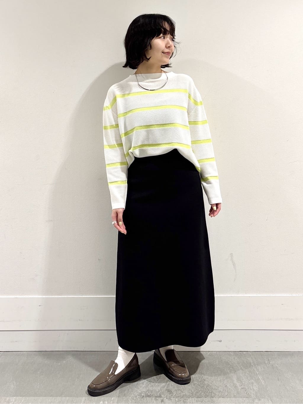 モエカさんの「UNTITLED｜◆【ゆったり/洗える】クロップドニットプルオーバー」を使ったコーディネート