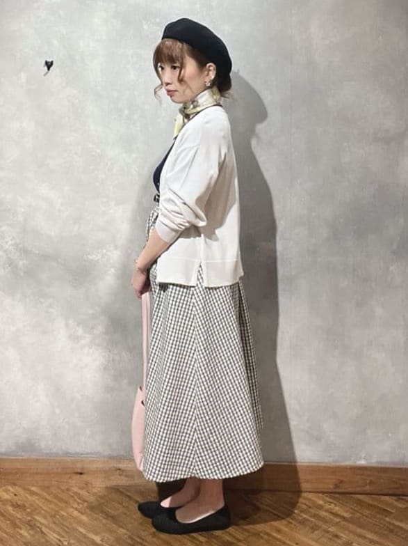 shellさんの「SHOO･LA･RUE｜【S-LL/二の腕カバー】品よく隠せる ドット刺繍5分袖ニット」を使ったコーディネート