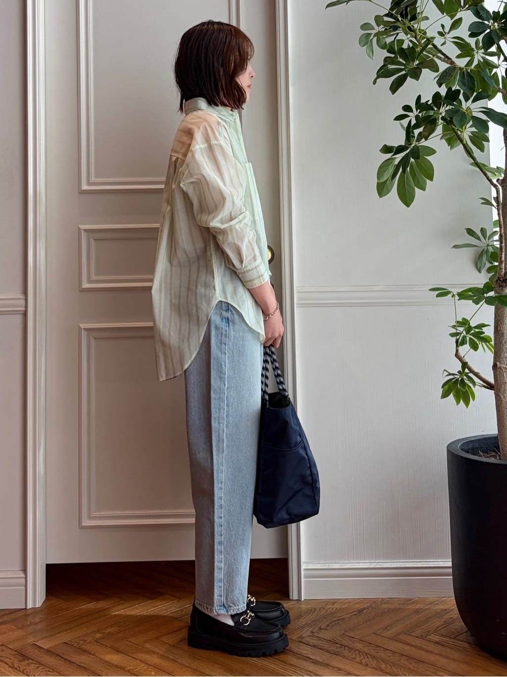 nakaoさんの「DRESSTERIOR｜RED CARD TOKYO（レッドカードトーキョー）JAZZルーズテーパードデニムパンツ」を使ったコーディネート
