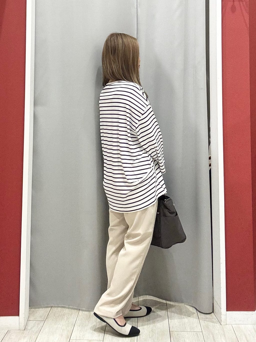 shioさんの「SHOO･LA･RUE｜【S-LL/体型カバー】日焼け対策にも女性らしさを UVカットペプラムパーカ」を使ったコーディネート