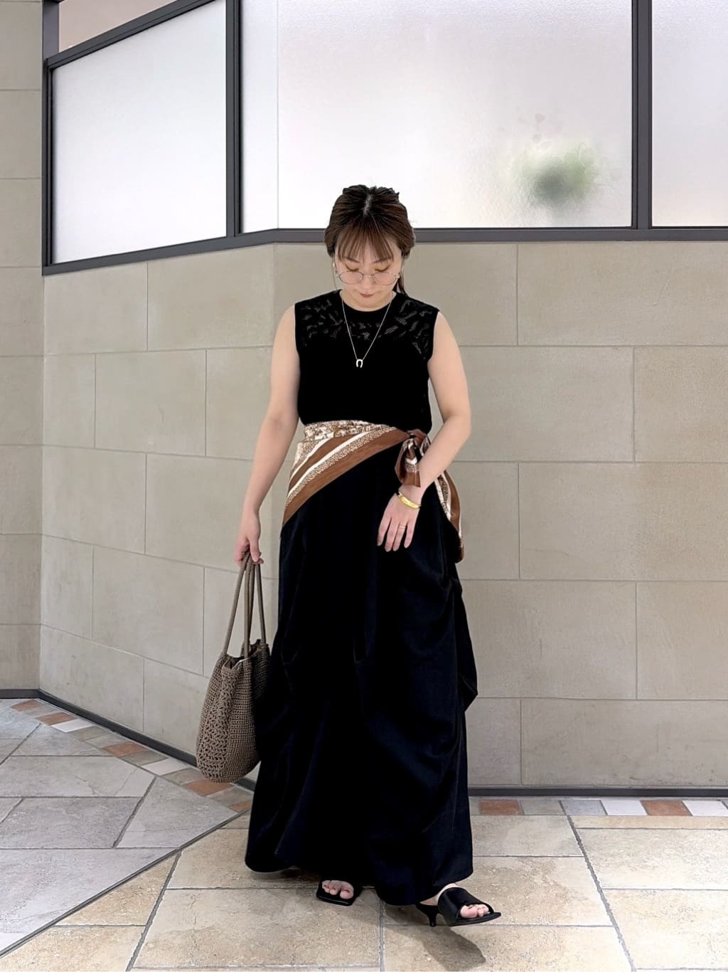よねさんの「INDIVI｜スリーブレスレースニット」を使ったコーディネート
