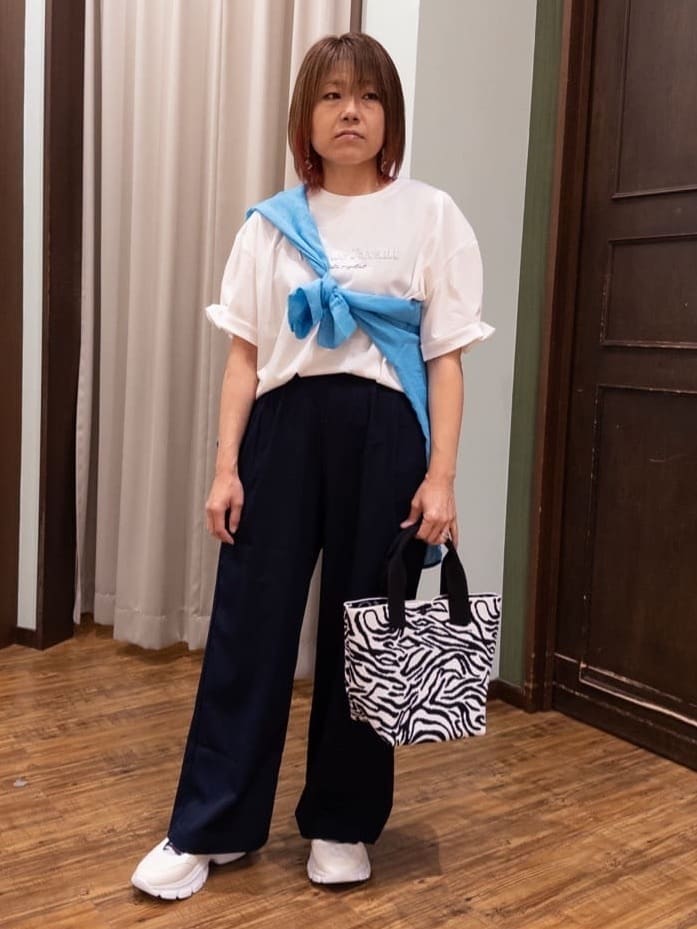 みかりん さんの「SHOO･LA･RUE｜【体型カバー】ふんわり質感 やわらかこなれシアーシャツ」を使ったコーディネート