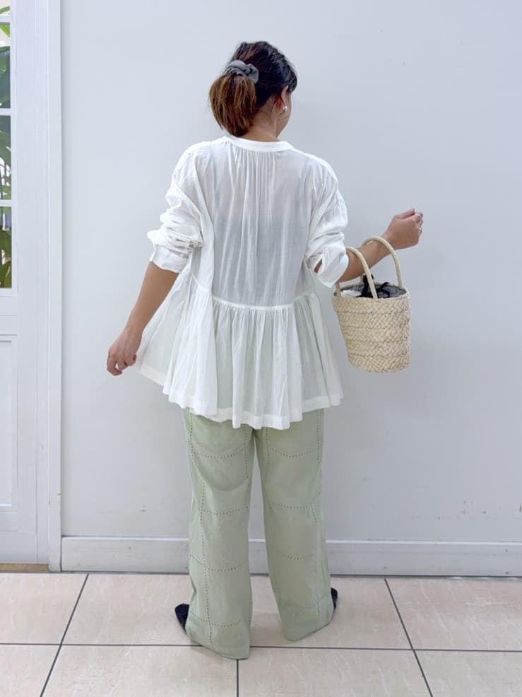 Osawaさんの「Dessin｜ボイルブラウス」を使ったコーディネート