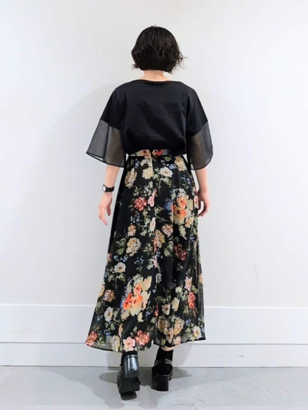 ミズタさんの「UNTITLED｜【洗える/五分袖】シアースリーブ プルオーバー」を使ったコーディネート