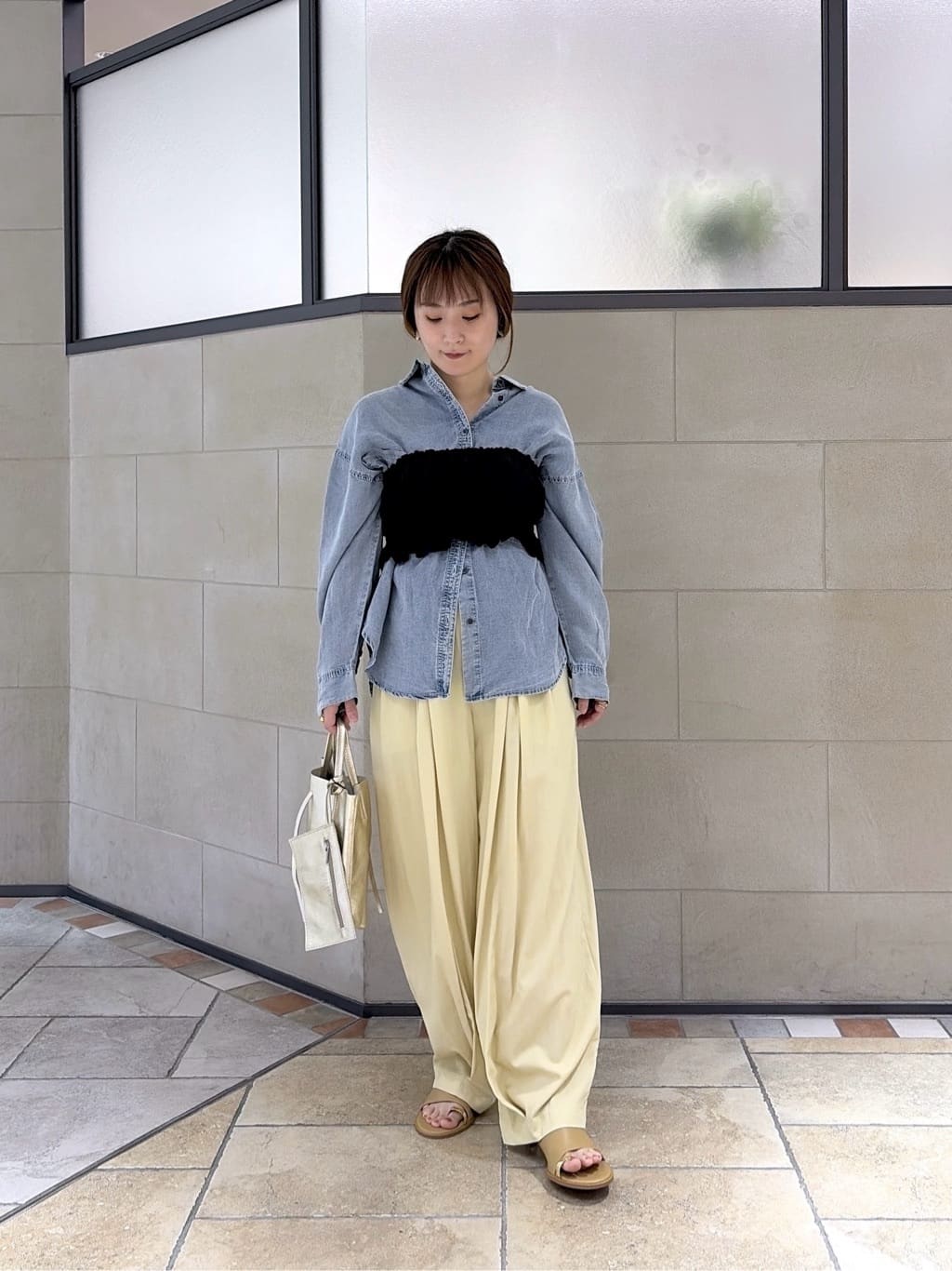 よねさんの「INDIVI｜デニムシャツ」を使ったコーディネート