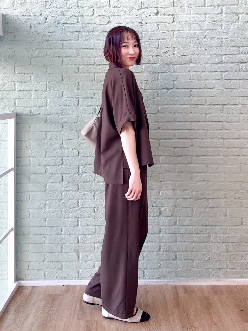 𝐜𝐡𝐢𝐤𝐚さんの「SHOO･LA･RUE｜【セットアップ可/洗濯後しわになりにくい/S-LL】半袖とろみテーラードジャケット」を使ったコーディネート