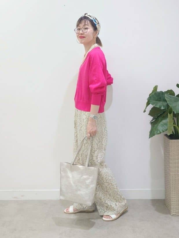 MUTSUKOさんの「UNTITLED｜【アンサンブル可/日除け・冷房対策】シアーレーヨンZIPカーディガン」を使ったコーディネート