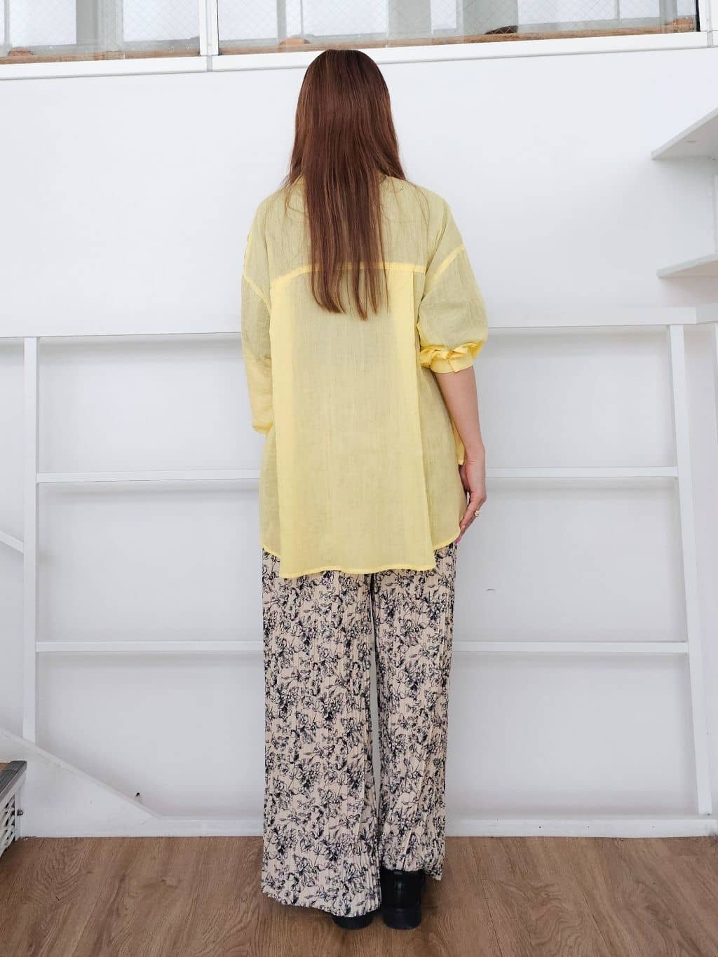ゆゆさんの「SHOO･LA･RUE｜【体型カバー】ふんわり質感 やわらかこなれシアーシャツ」を使ったコーディネート