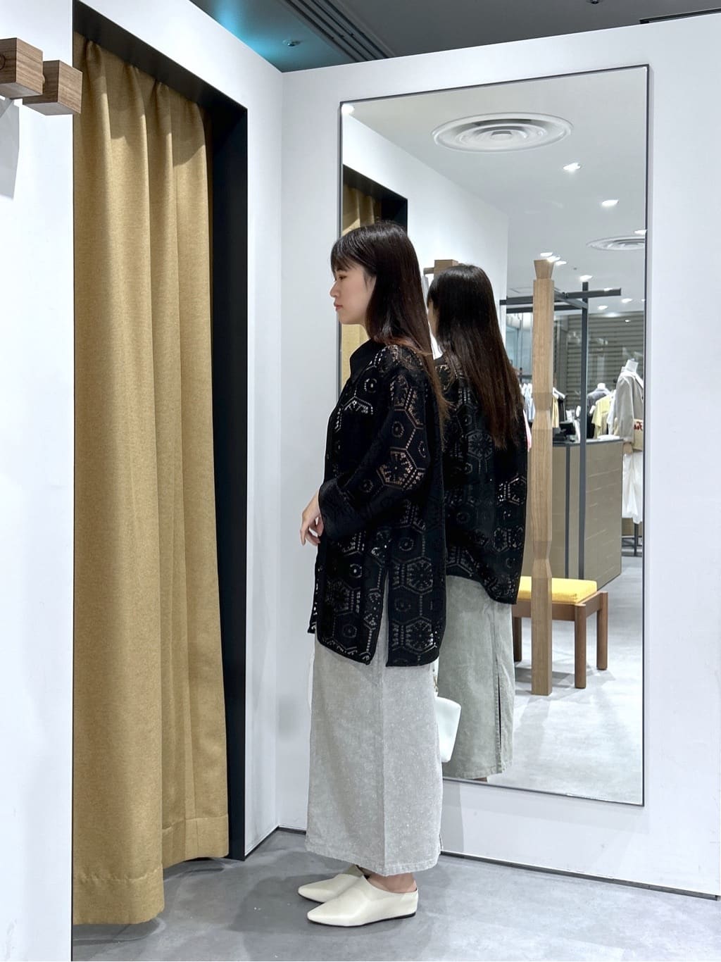 Renoさんの「INDIVI｜幾何柄レースビッグシャツ」を使ったコーディネート