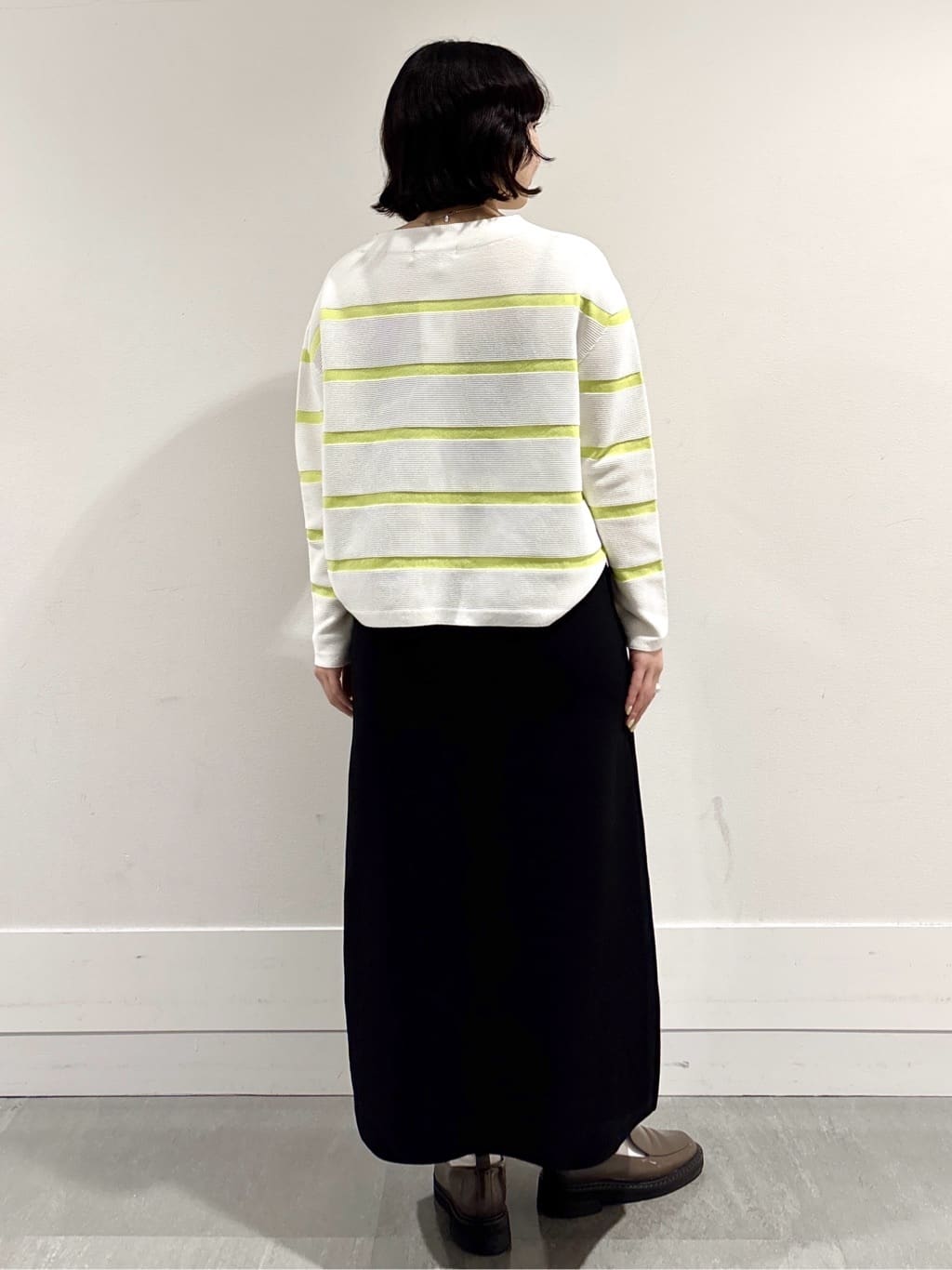 モエカさんの「UNTITLED｜◆【ゆったり/洗える】クロップドニットプルオーバー」を使ったコーディネート