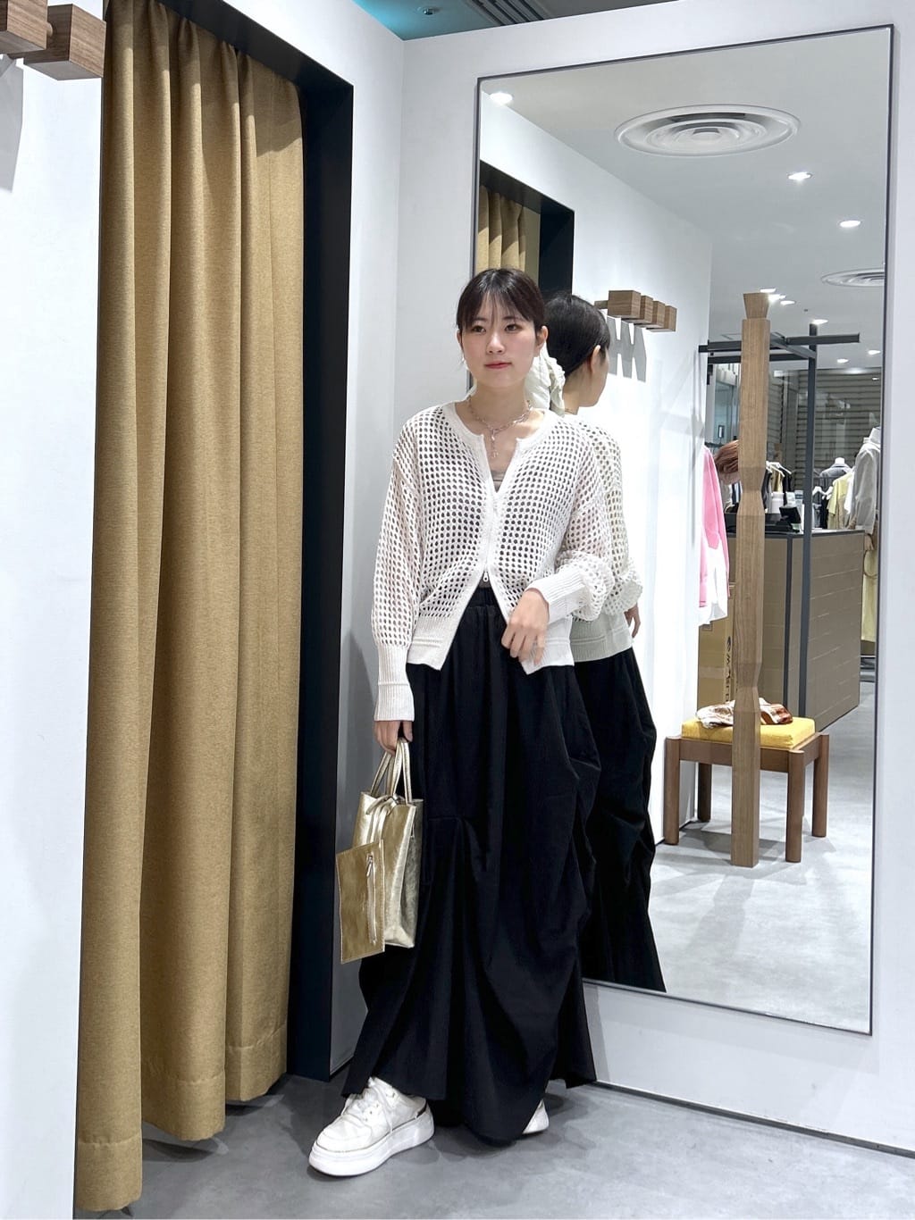 Renoさんの「INDIVI｜クルーネックメッシュカーディガン」を使ったコーディネート