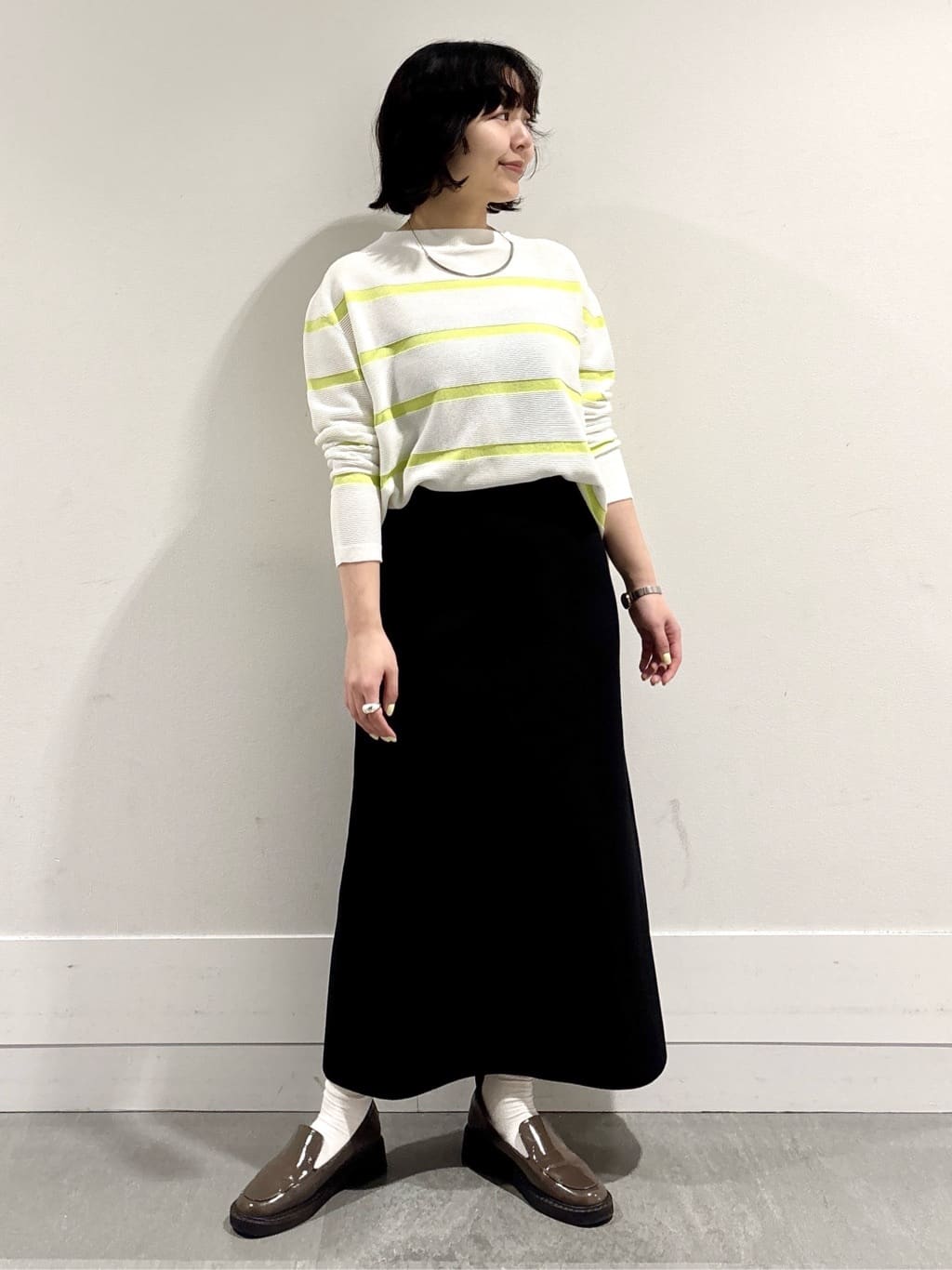 モエカさんの「UNTITLED｜◆【ゆったり/洗える】クロップドニットプルオーバー」を使ったコーディネート
