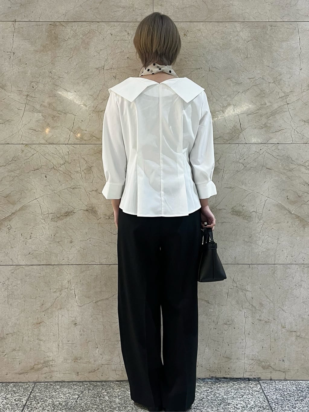 まひるさんの「index｜【吸水速乾】ストレッチワイドストレートパンツ／セットアップ対応《洗濯機OK》」を使ったコーディネート