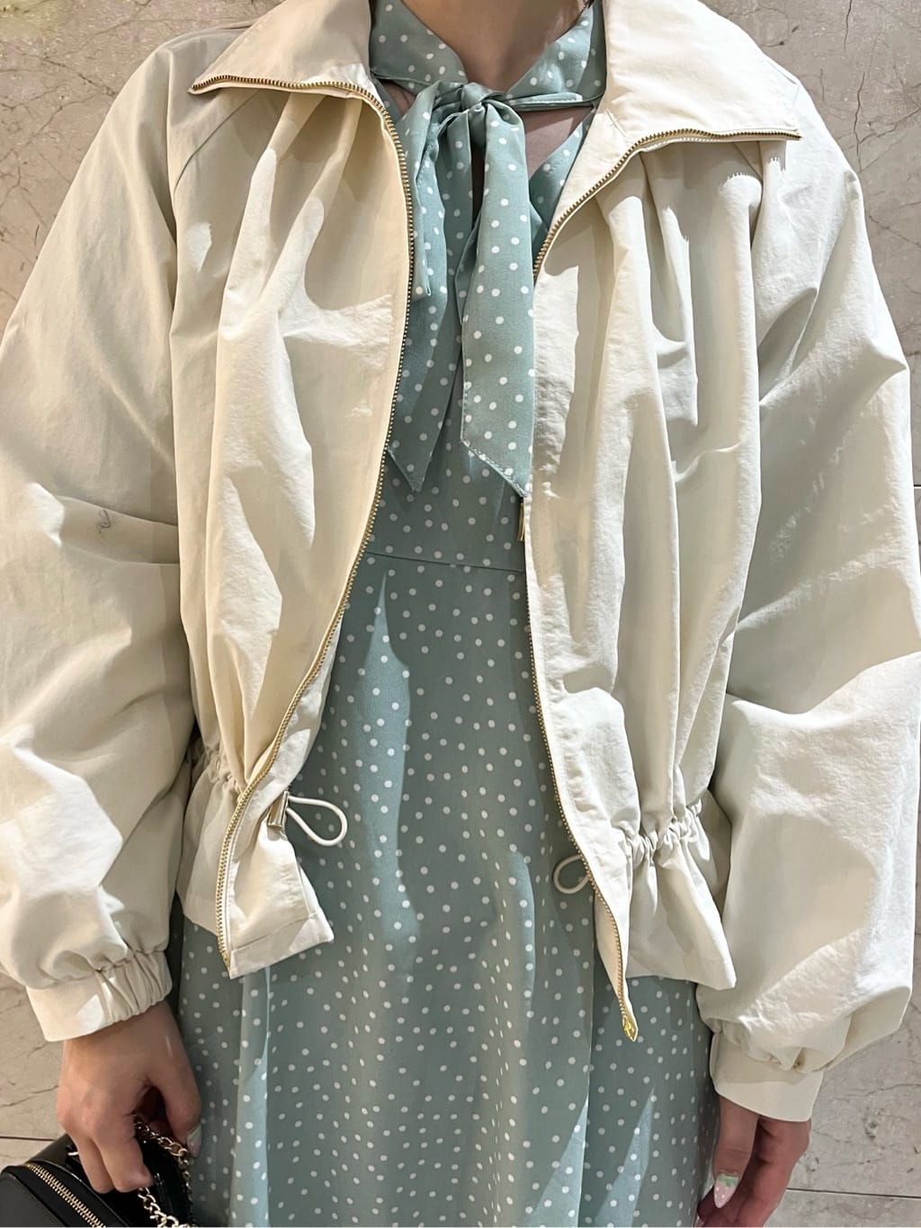 まひるさんの「index｜リボンボウタイドットワンピース【洗濯機OK／イージーアイロン／防シワ】」を使ったコーディネート