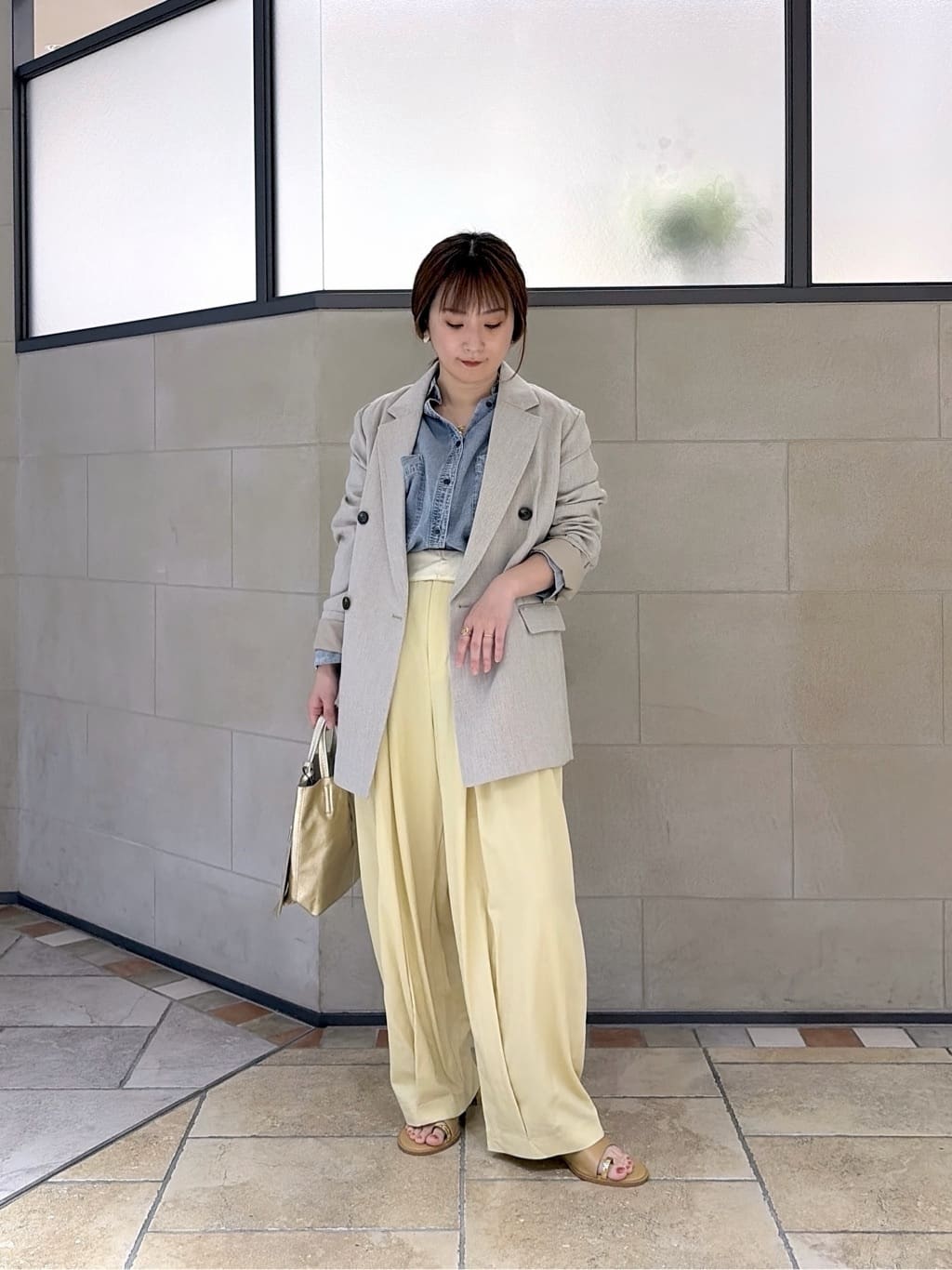 よねさんの「INDIVI｜ダブルブレストオーバージャケット」を使ったコーディネート