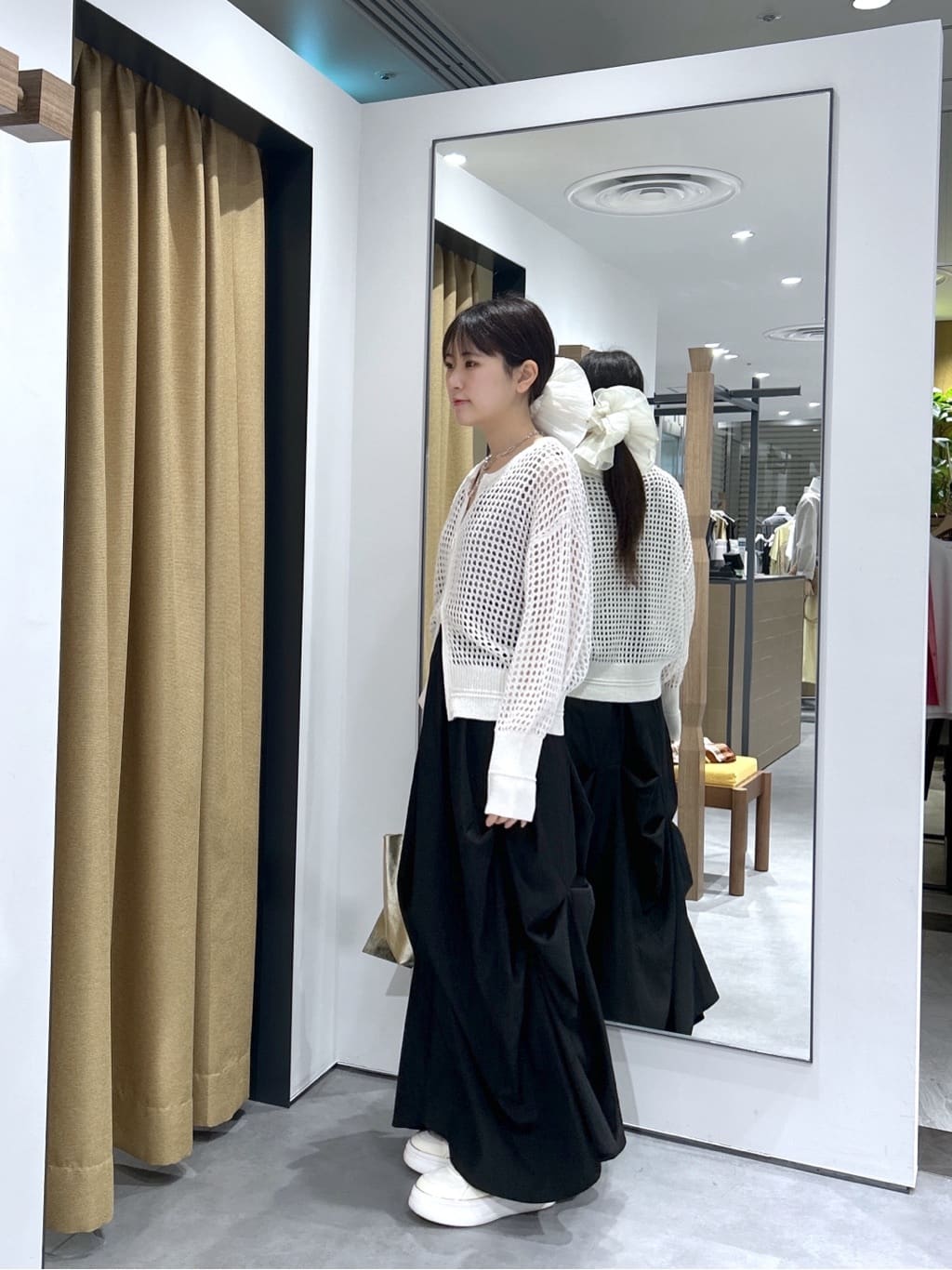 Renoさんの「INDIVI｜クルーネックメッシュカーディガン」を使ったコーディネート