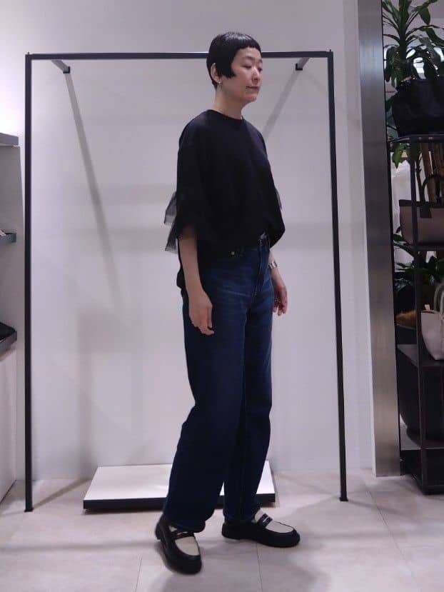 まちこさんの「UNTITLED｜【新色追加/人気デニム】MAKE&times;DENIMスリムストレート」を使ったコーディネート