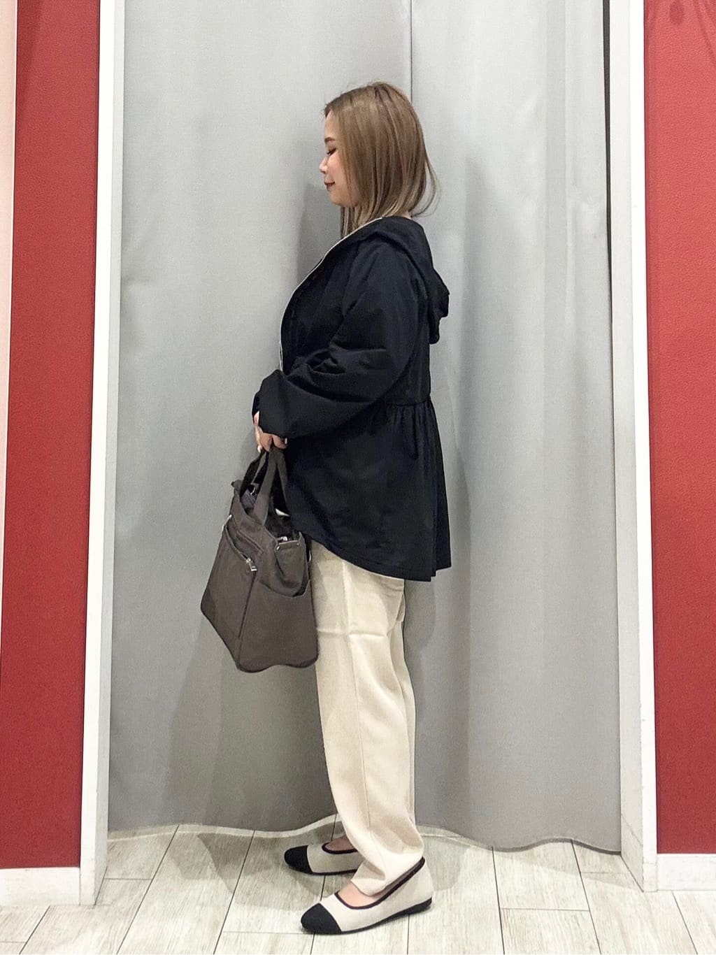 shioさんの「SHOO･LA･RUE｜【S-LL/体型カバー】日焼け対策にも女性らしさを UVカットペプラムパーカ」を使ったコーディネート
