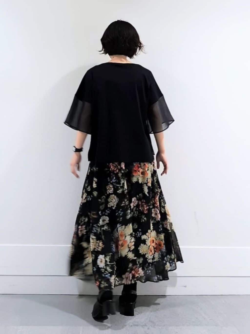 ミズタさんの「UNTITLED｜【洗える/五分袖】シアースリーブ プルオーバー」を使ったコーディネート
