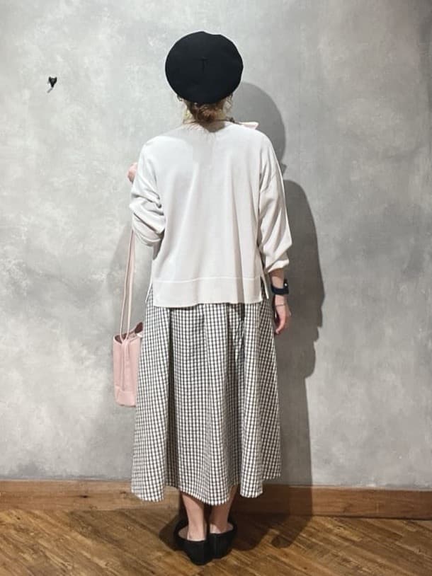shellさんの「SHOO･LA･RUE｜【S-LL/二の腕カバー】品よく隠せる ドット刺繍5分袖ニット」を使ったコーディネート
