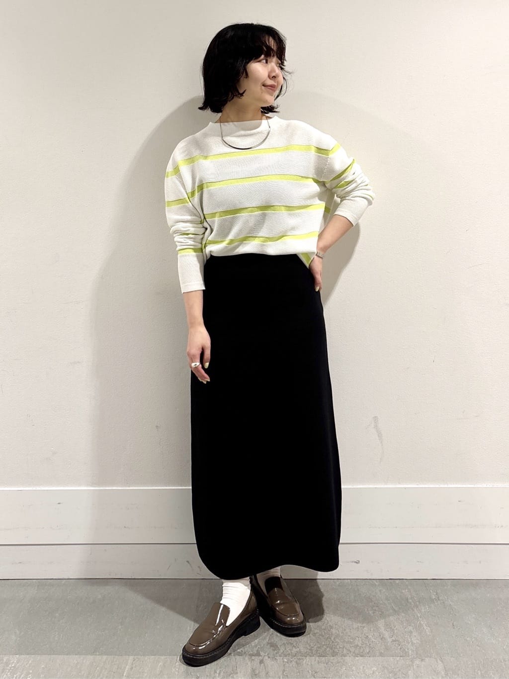 モエカさんの「UNTITLED｜◆【ゆったり/洗える】クロップドニットプルオーバー」を使ったコーディネート