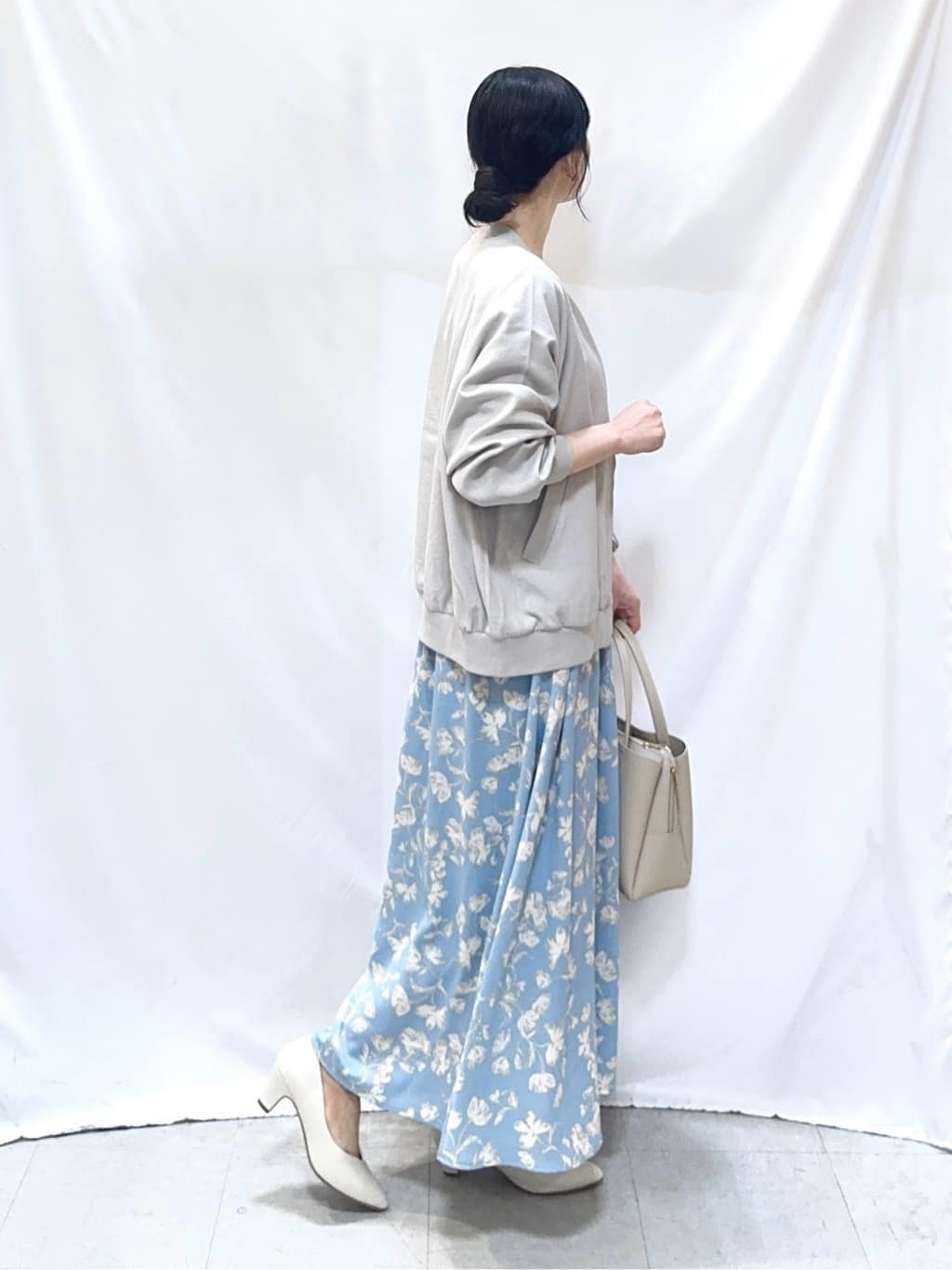 𝐇𝐢𝐫𝐨𝐦𝐢さんの「SHOO･LA･RUE｜【洗濯機可/S-LL】さらっと快適　麻調ゆるリブブルゾン」を使ったコーディネート