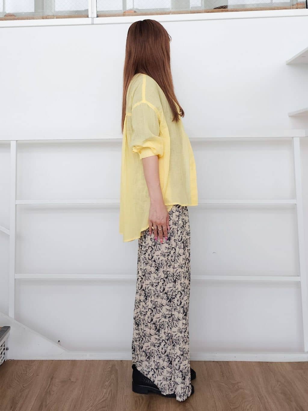ゆゆさんの「SHOO･LA･RUE｜【体型カバー】ふんわり質感 やわらかこなれシアーシャツ」を使ったコーディネート