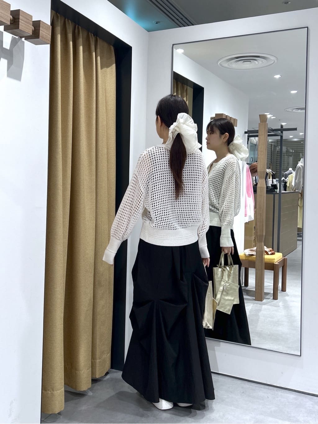 Renoさんの「INDIVI｜クルーネックメッシュカーディガン」を使ったコーディネート