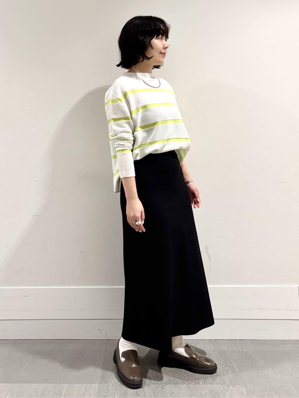 モエカさんの「UNTITLED｜◆【ゆったり/洗える】クロップドニットプルオーバー」を使ったコーディネート