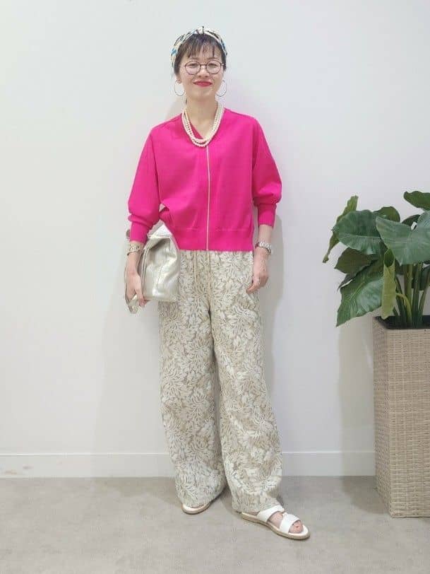 MUTSUKOさんの「UNTITLED｜【アンサンブル可/日除け・冷房対策】シアーレーヨンZIPカーディガン」を使ったコーディネート