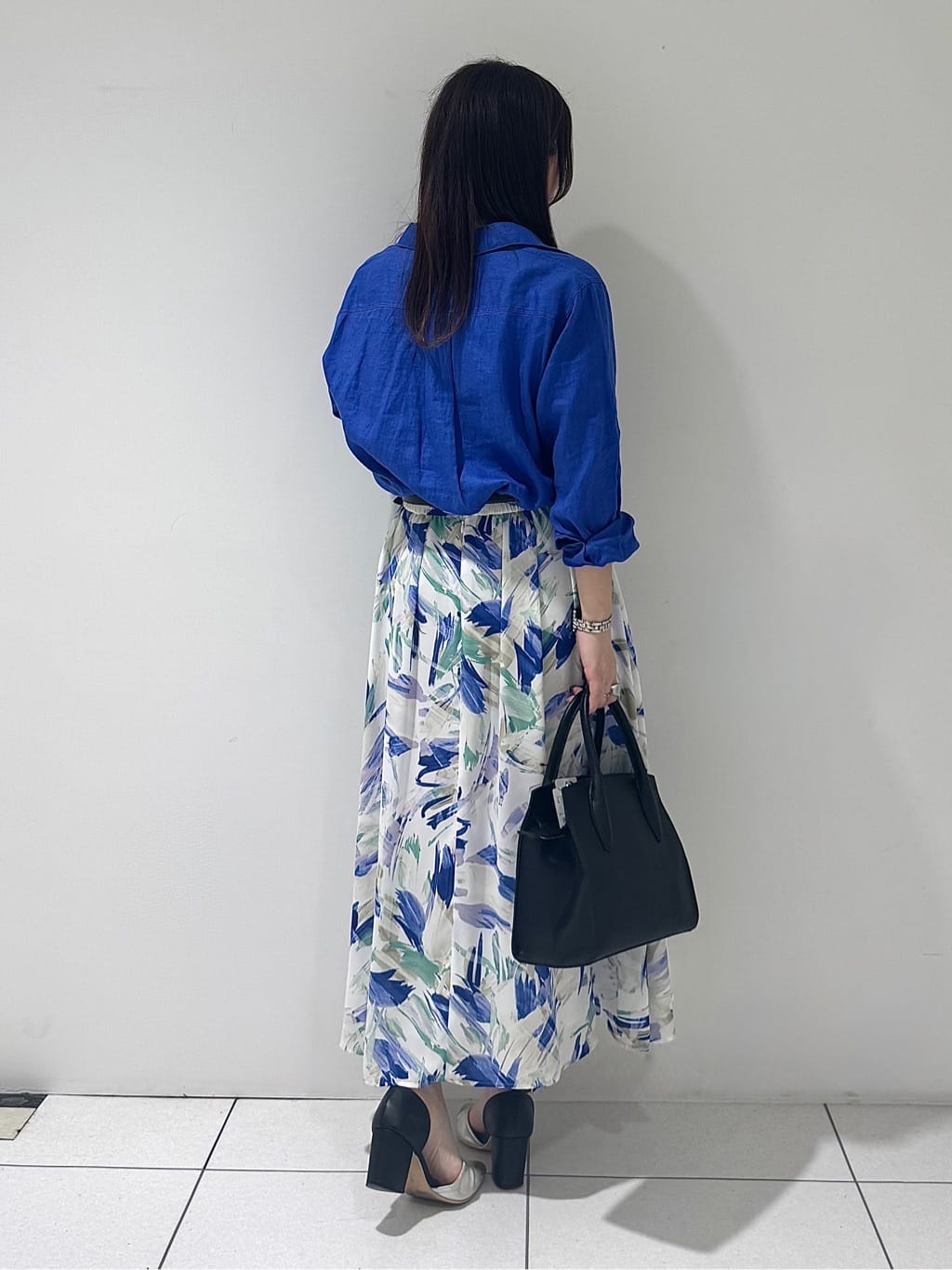 そんさんの「INDIVI｜【接触冷感／2WAY】カシュクールリネンシャツ」を使ったコーディネート