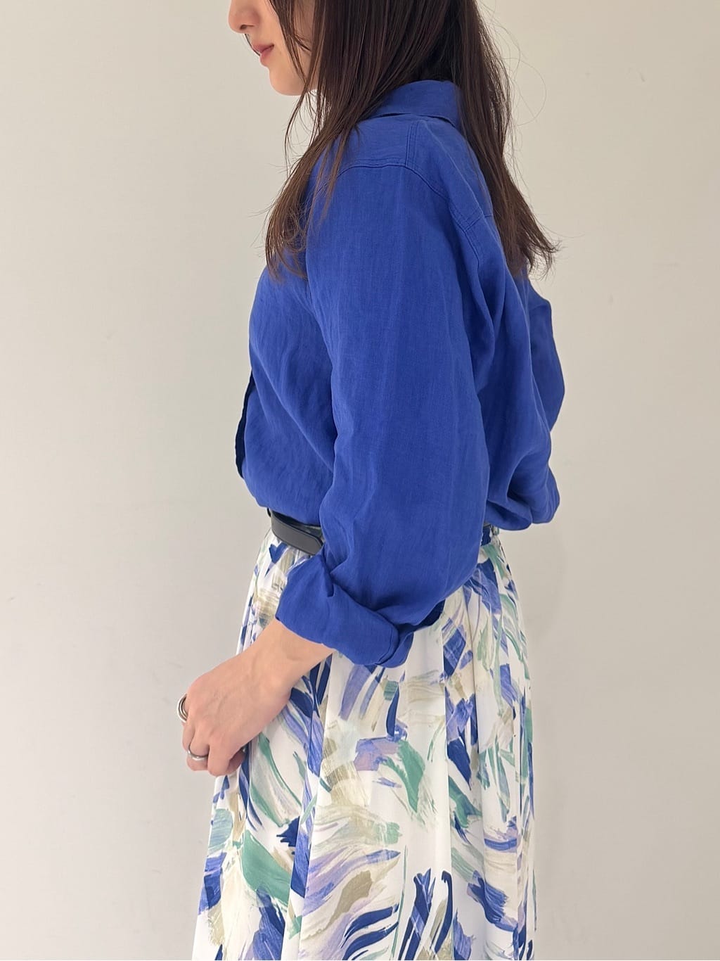 そんさんの「INDIVI｜【接触冷感／2WAY】カシュクールリネンシャツ」を使ったコーディネート