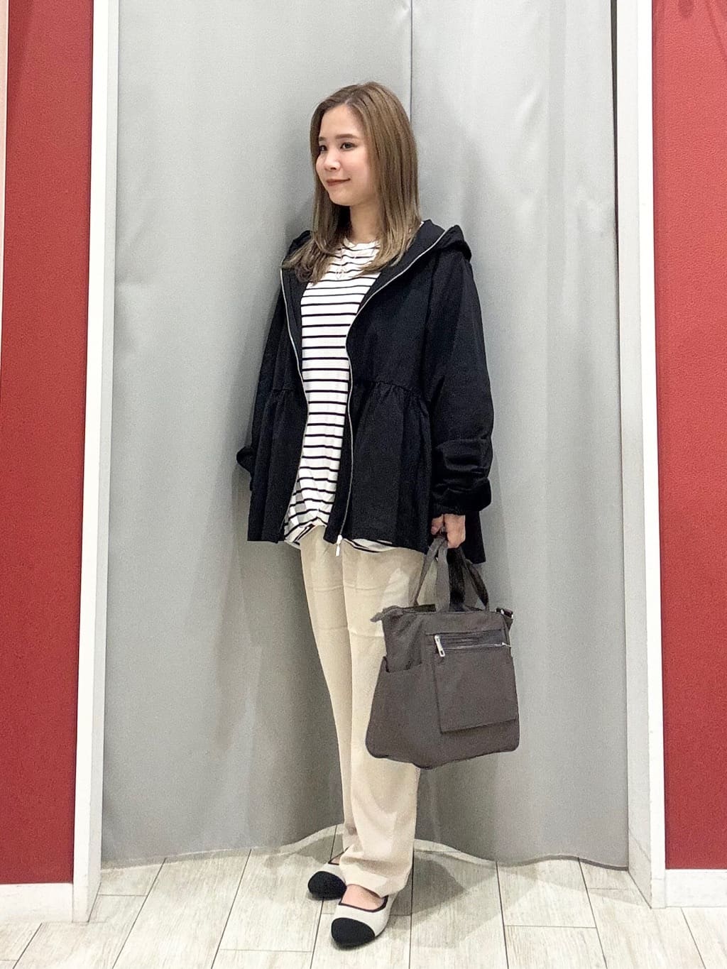 shioさんの「SHOO･LA･RUE｜【S-LL/体型カバー】日焼け対策にも女性らしさを UVカットペプラムパーカ」を使ったコーディネート
