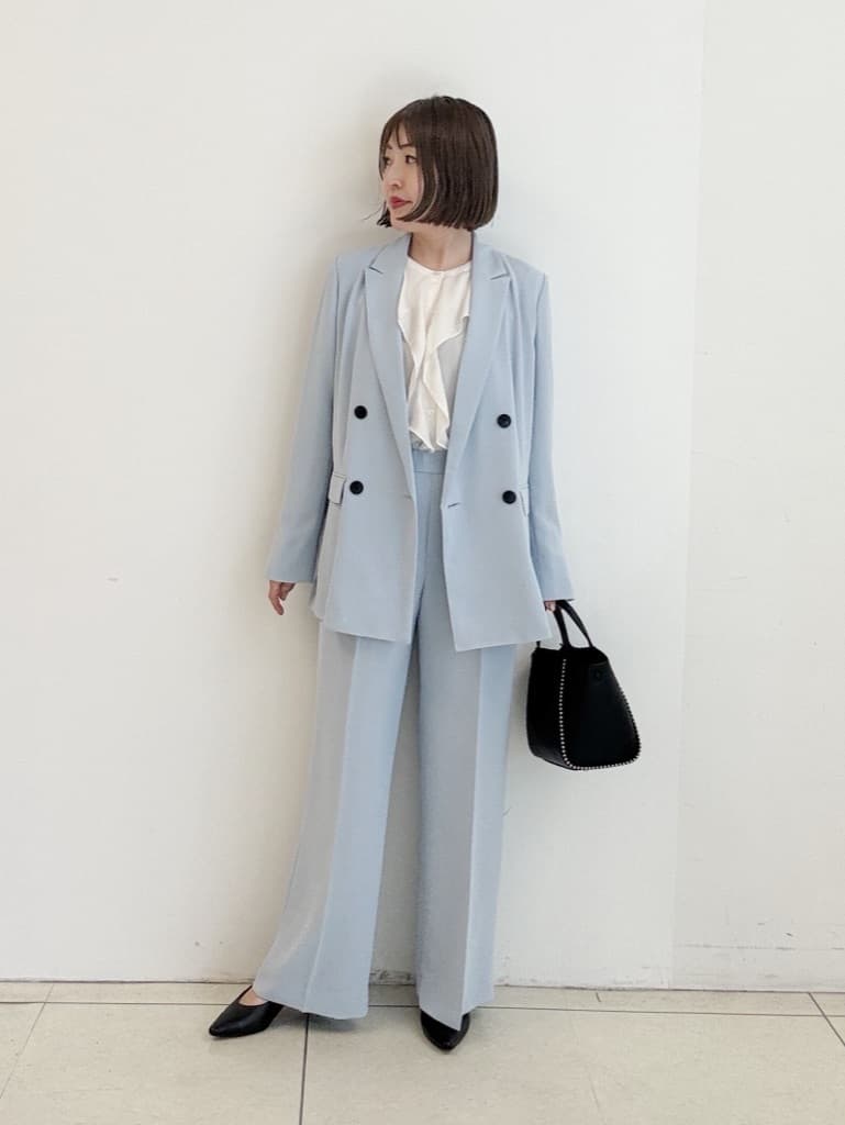 yoshiyaさんの「INDIVI｜【洗える／多機能／SETUP可】着る日傘ダブルジャケット」を使ったコーディネート
